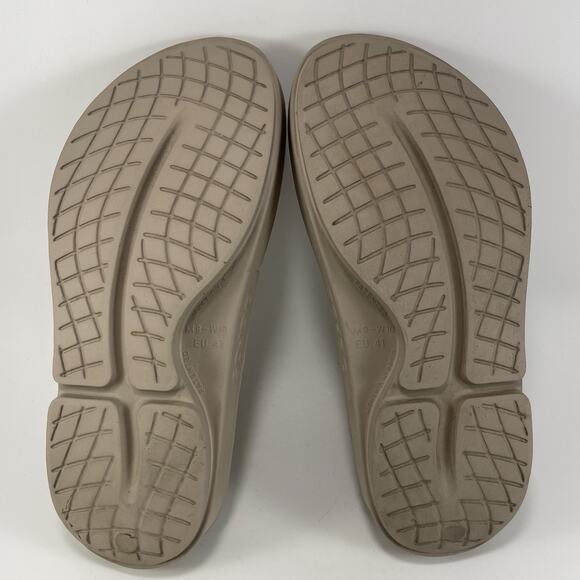 Oofos Ooriginal Flip Flip Sandals Mens Size 8 Womens Size 10 Nomad Beige Tan - Picture 7 of 9